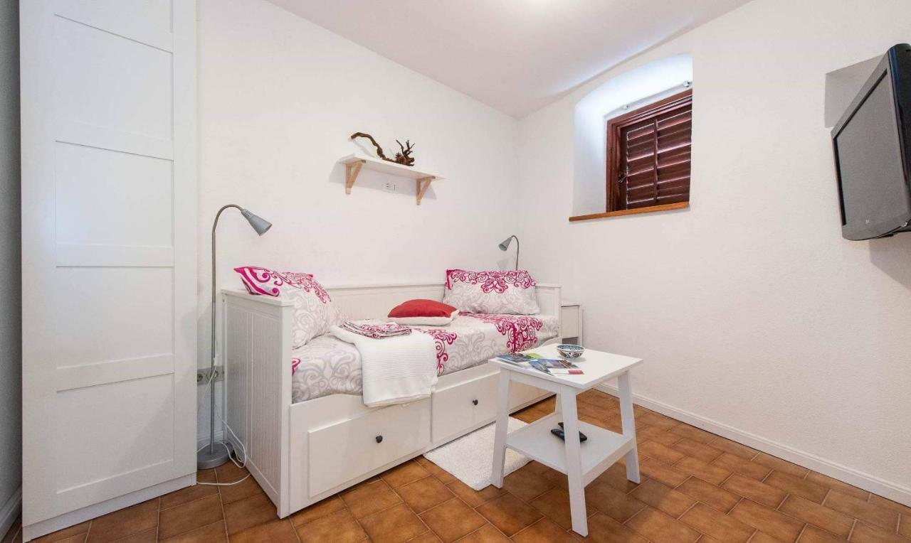 Апартаменты Studio Tamburini City Center Ровинь Экстерьер фото